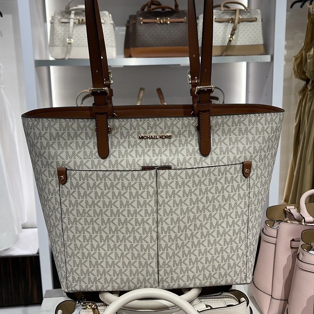 MICHAEL KORS JET SET TRAVEL MEDIUM DOUBLE POCKET TOTE  VANILLA SIGNATURE NWT